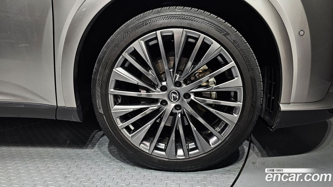 Lexus RX 2023