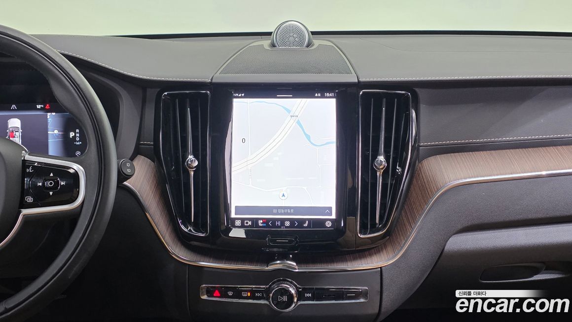 Volvo XC60 2022