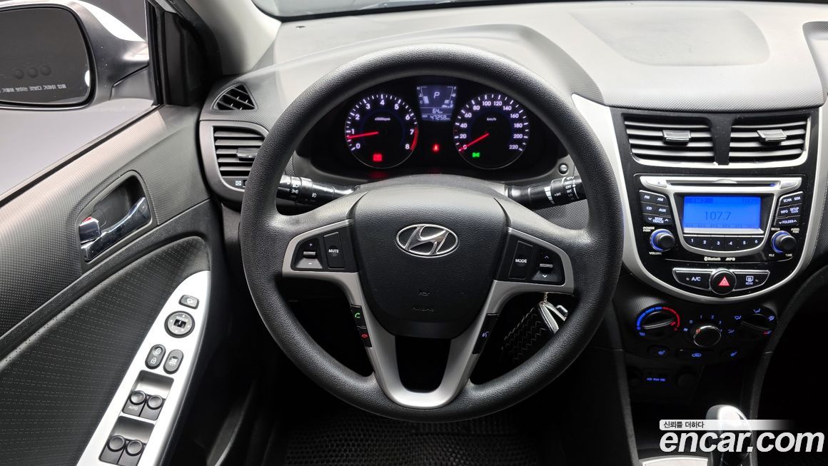 Hyundai Accent 2011
