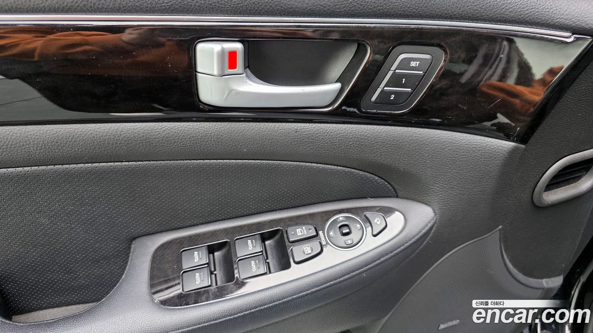 Hyundai Genesis 2014