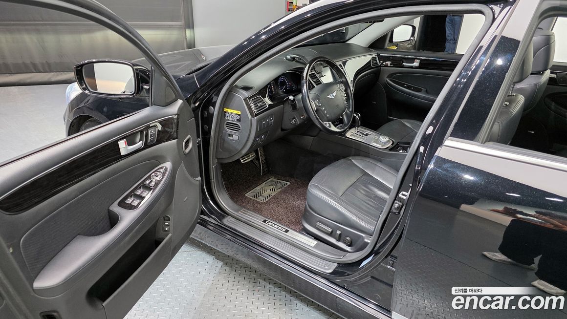 Hyundai Genesis 2014