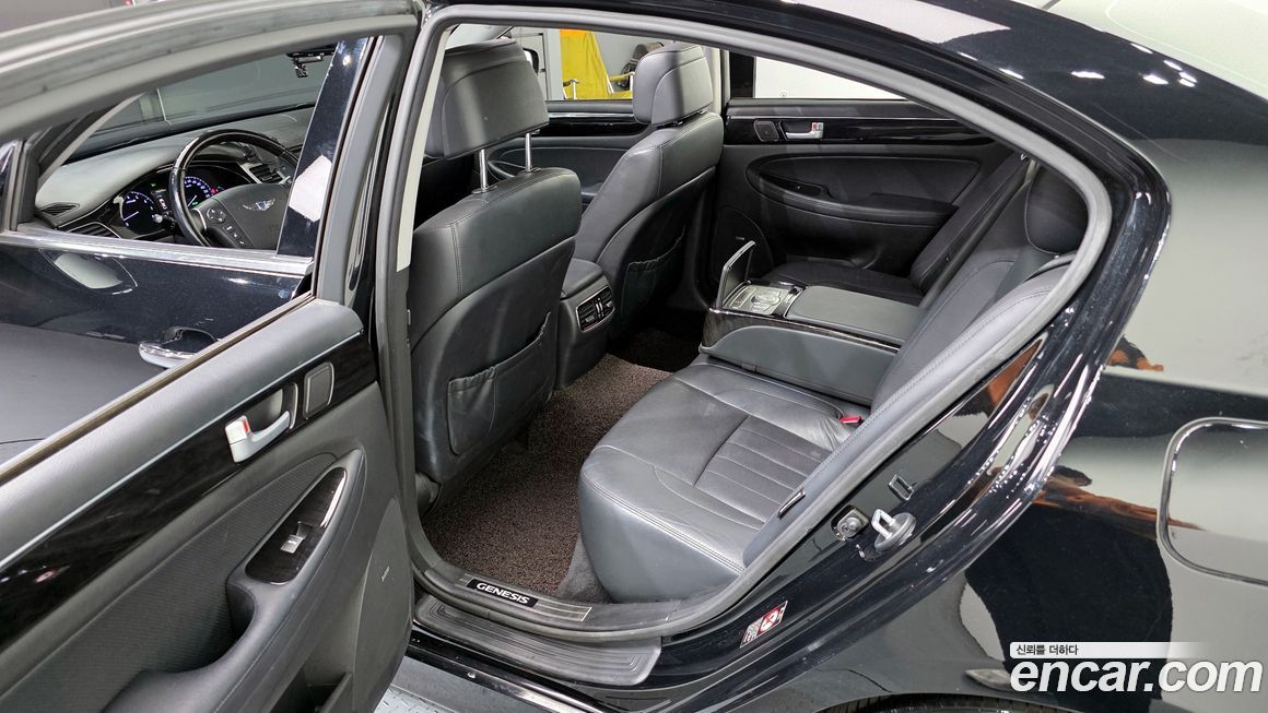 Hyundai Genesis 2014