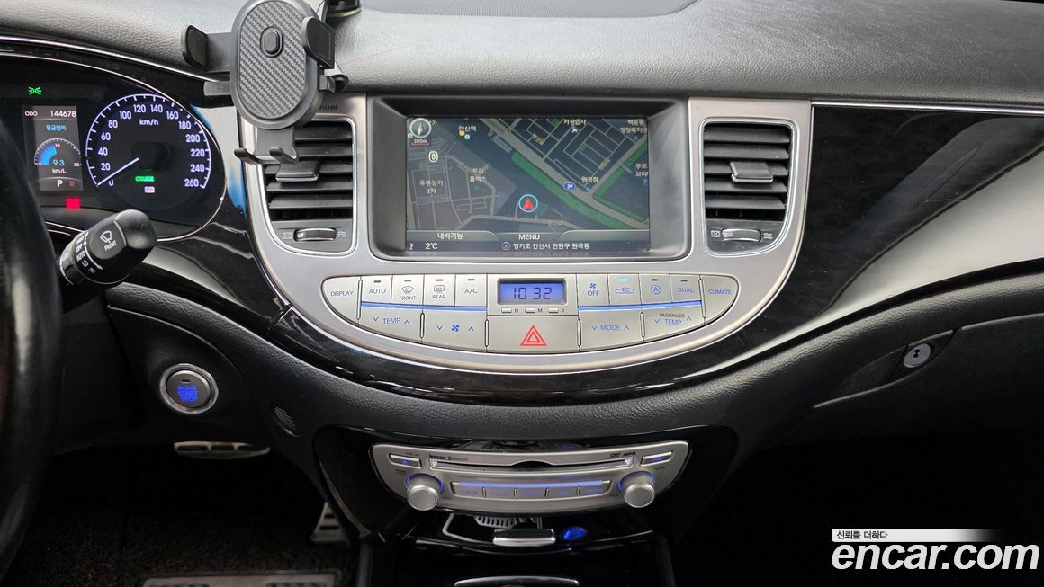 Hyundai Genesis 2014