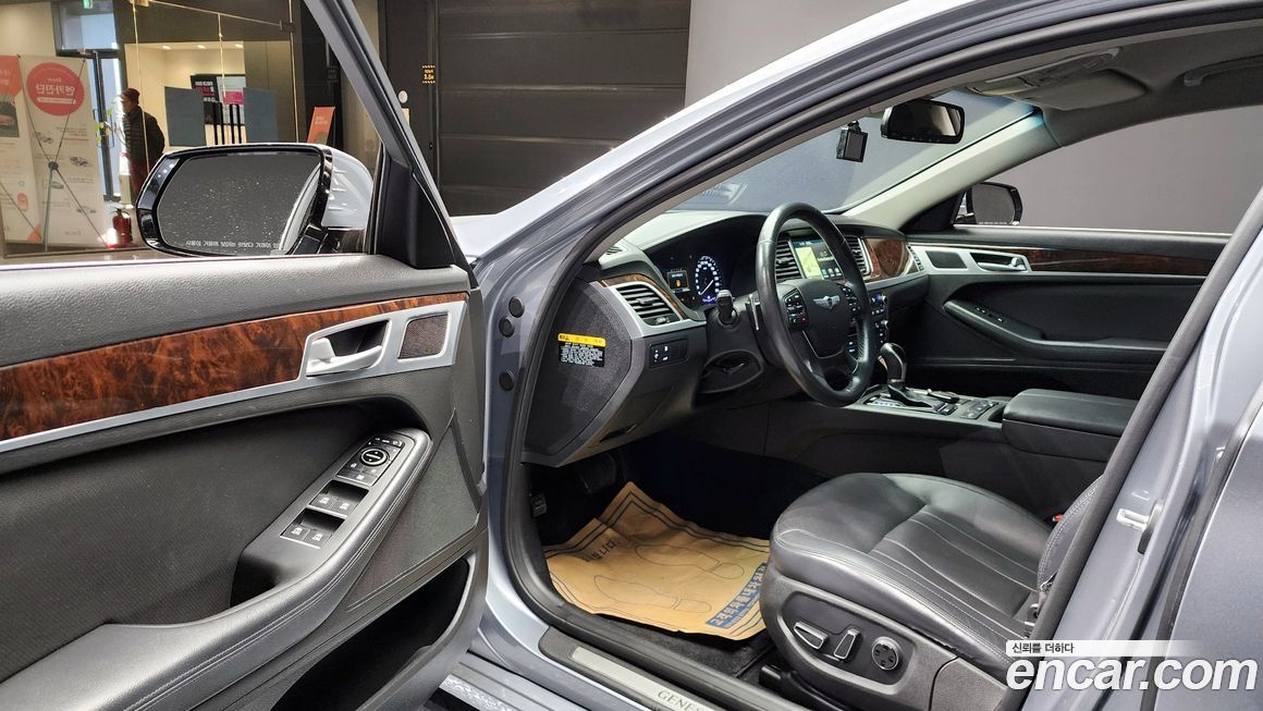 Hyundai Genesis 2014