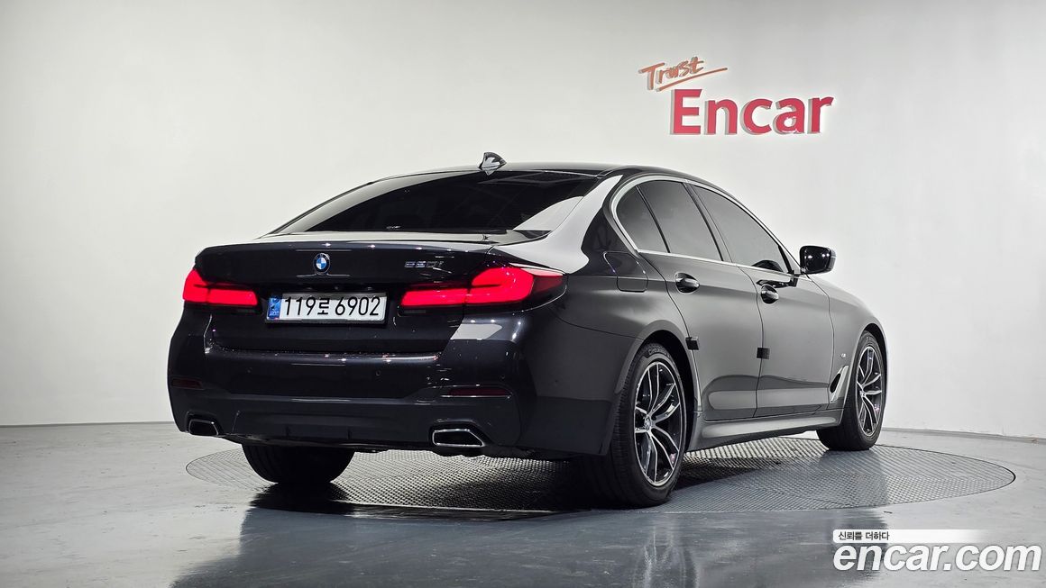 BMW 5-Series 2021