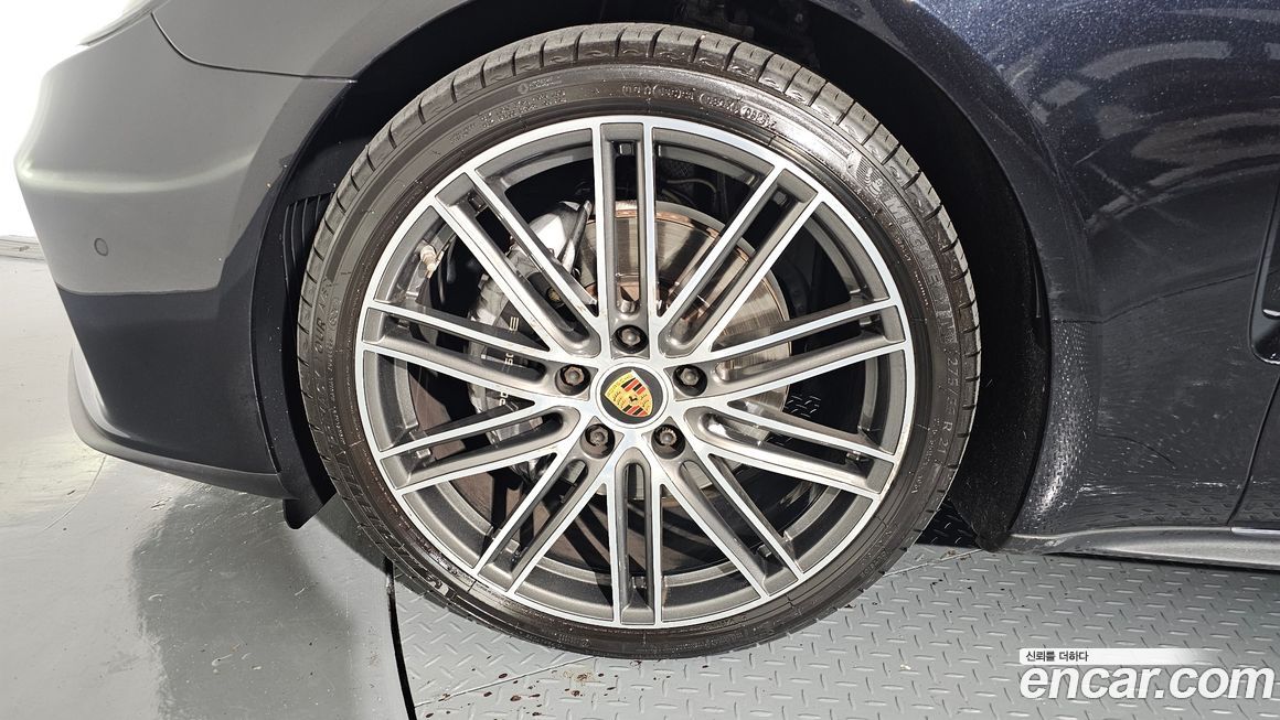 Porsche Panamera 2022