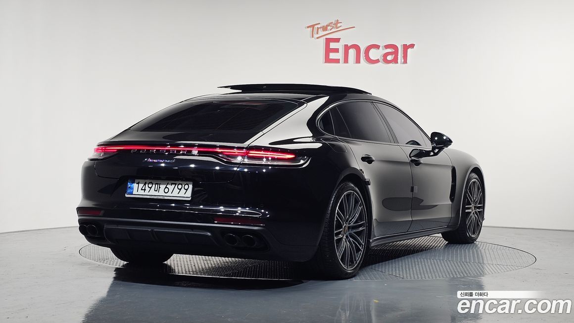 Porsche Panamera 2022
