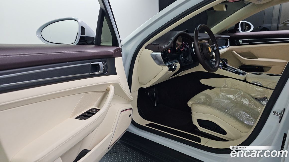 Porsche Panamera 2023
