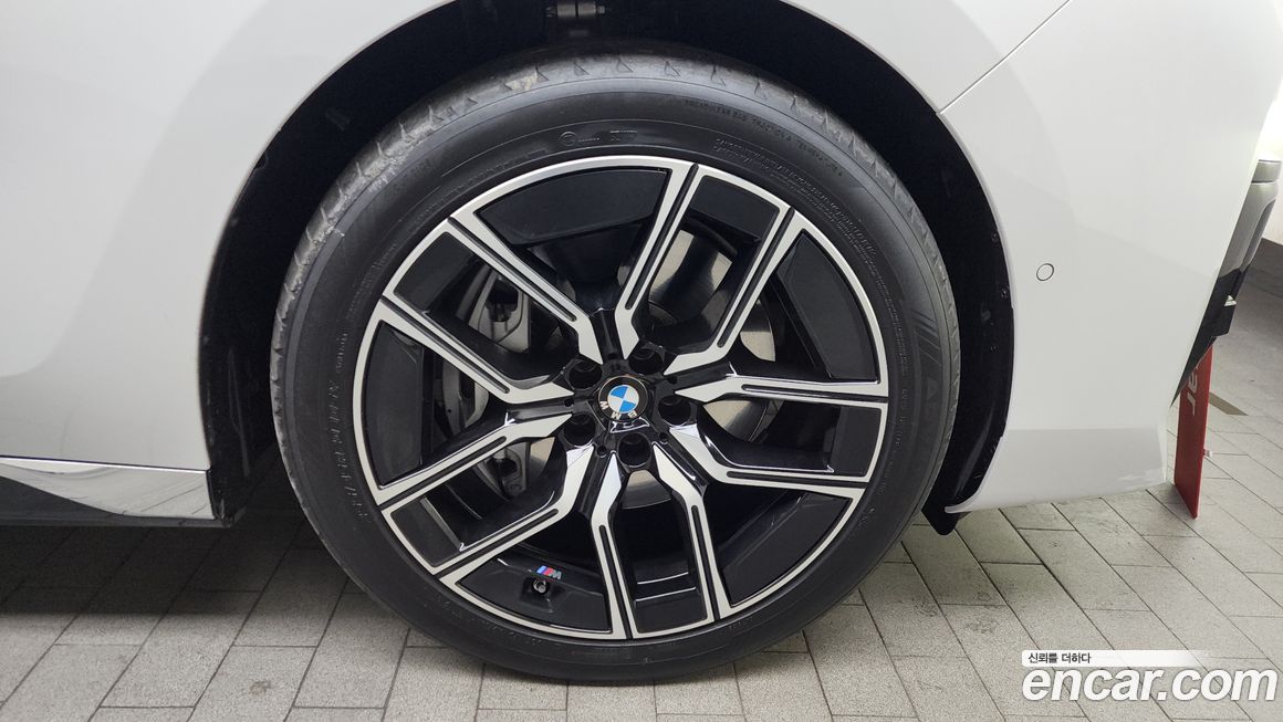 BMW 7-Series 2024