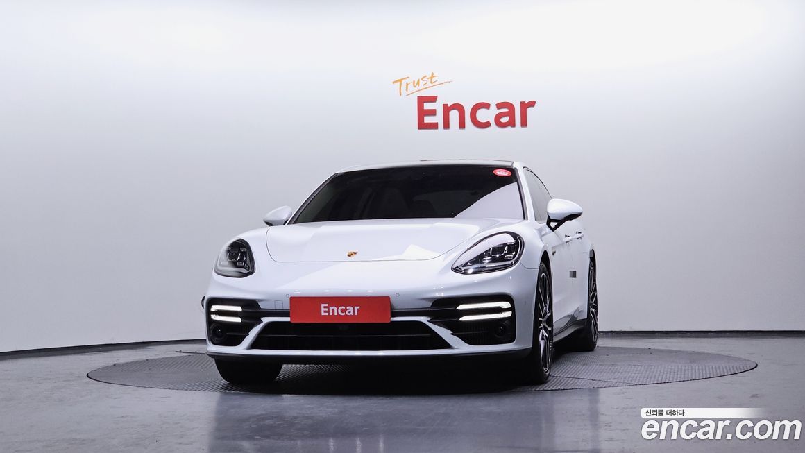 Porsche Panamera 2023