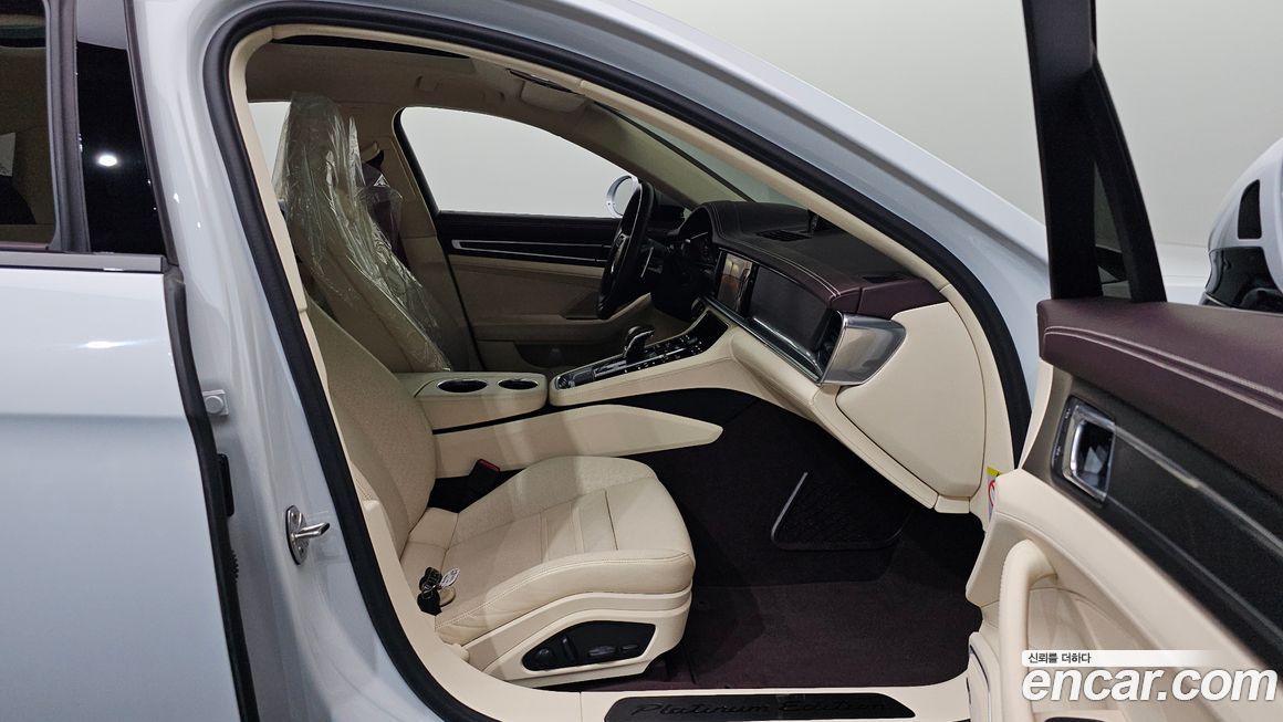 Porsche Panamera 2023