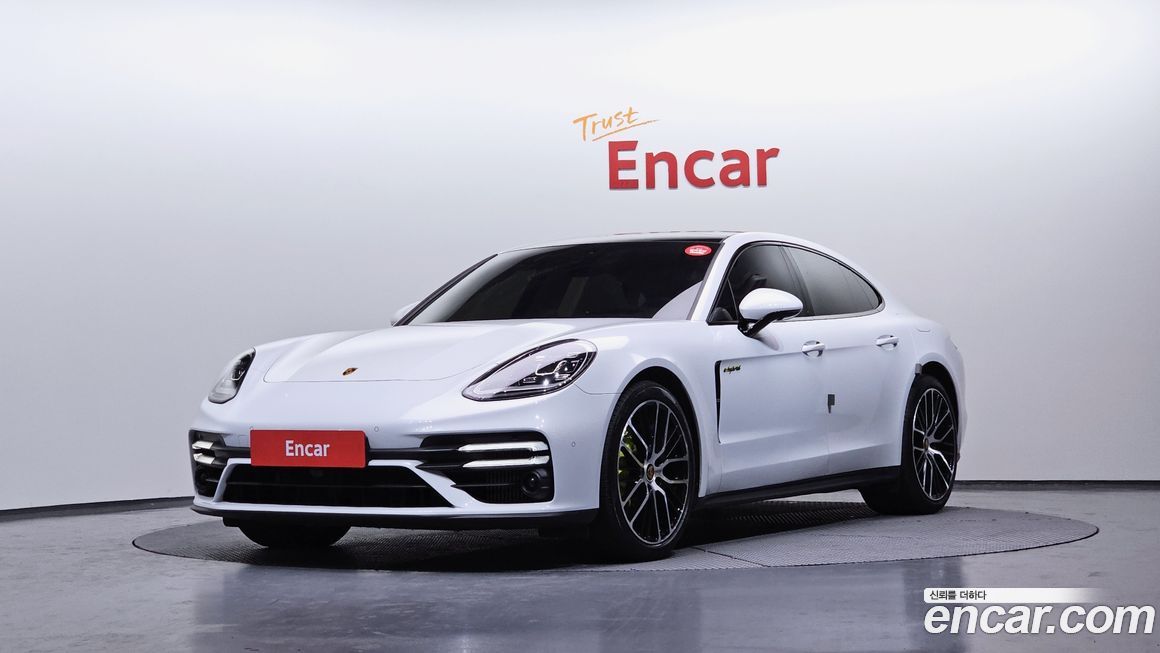 Porsche Panamera 2023