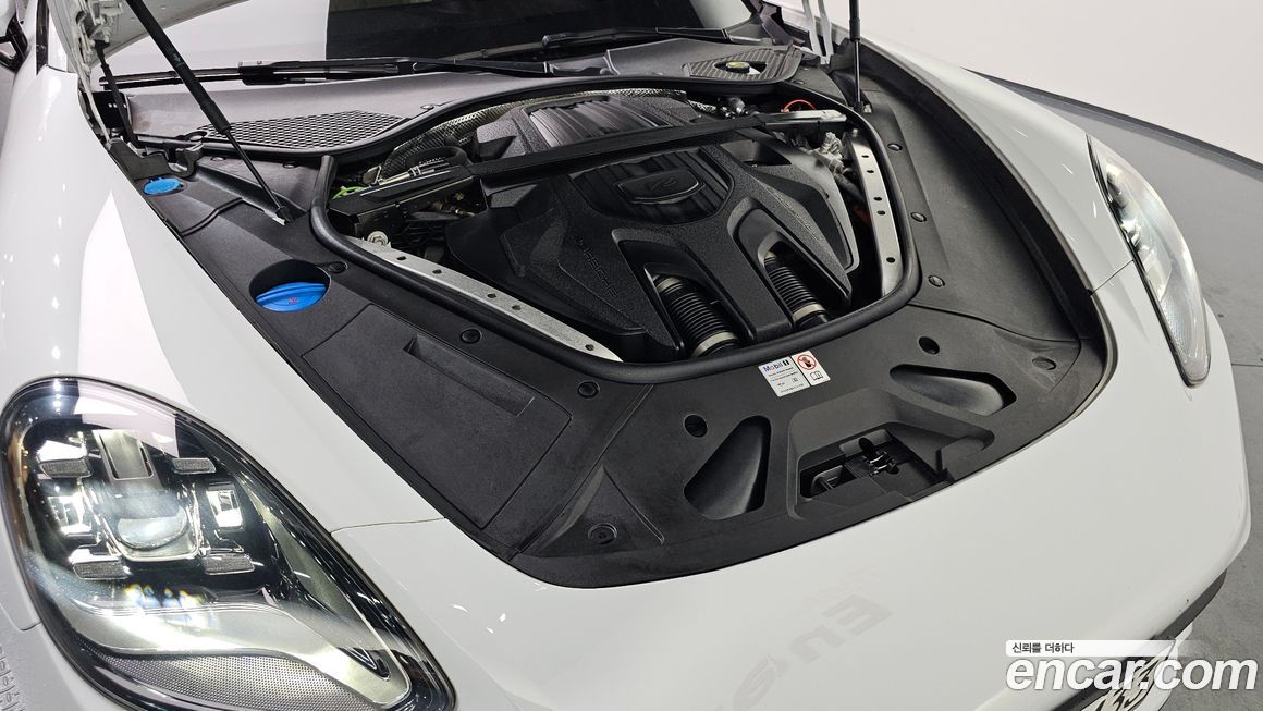 Porsche Panamera 2023