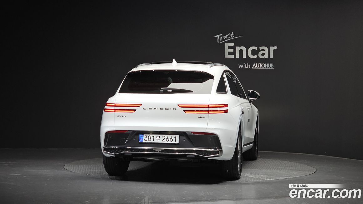 Genesis GV70 2025