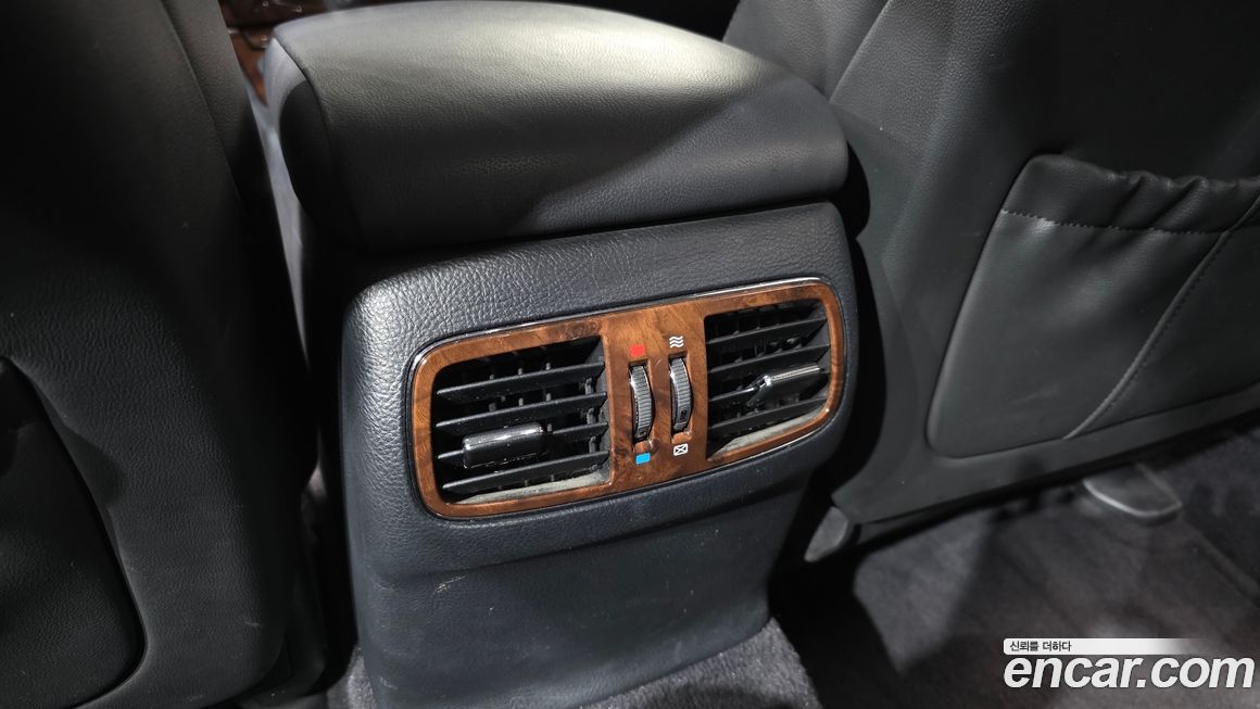 Hyundai Genesis 2010