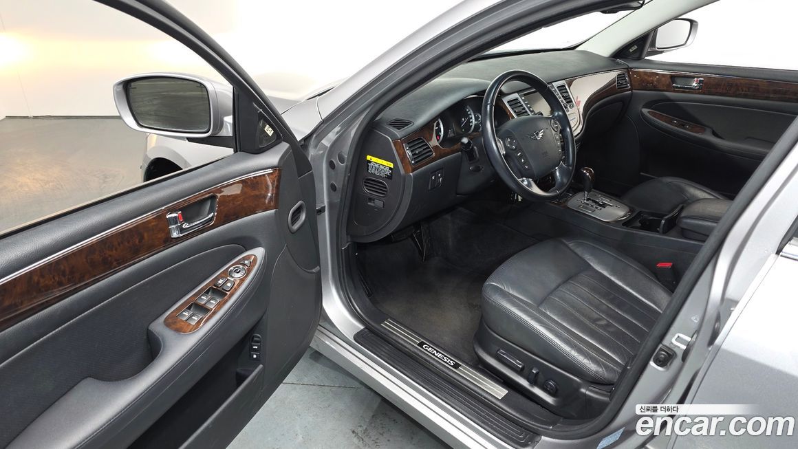 Hyundai Genesis 2010