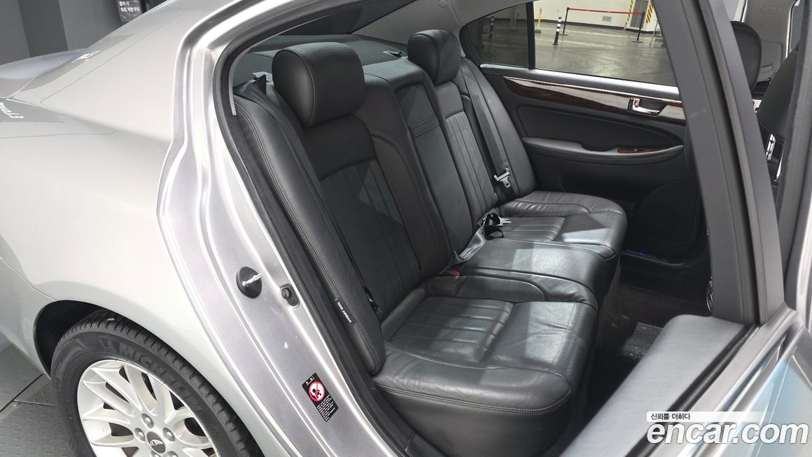 Hyundai Genesis 2010