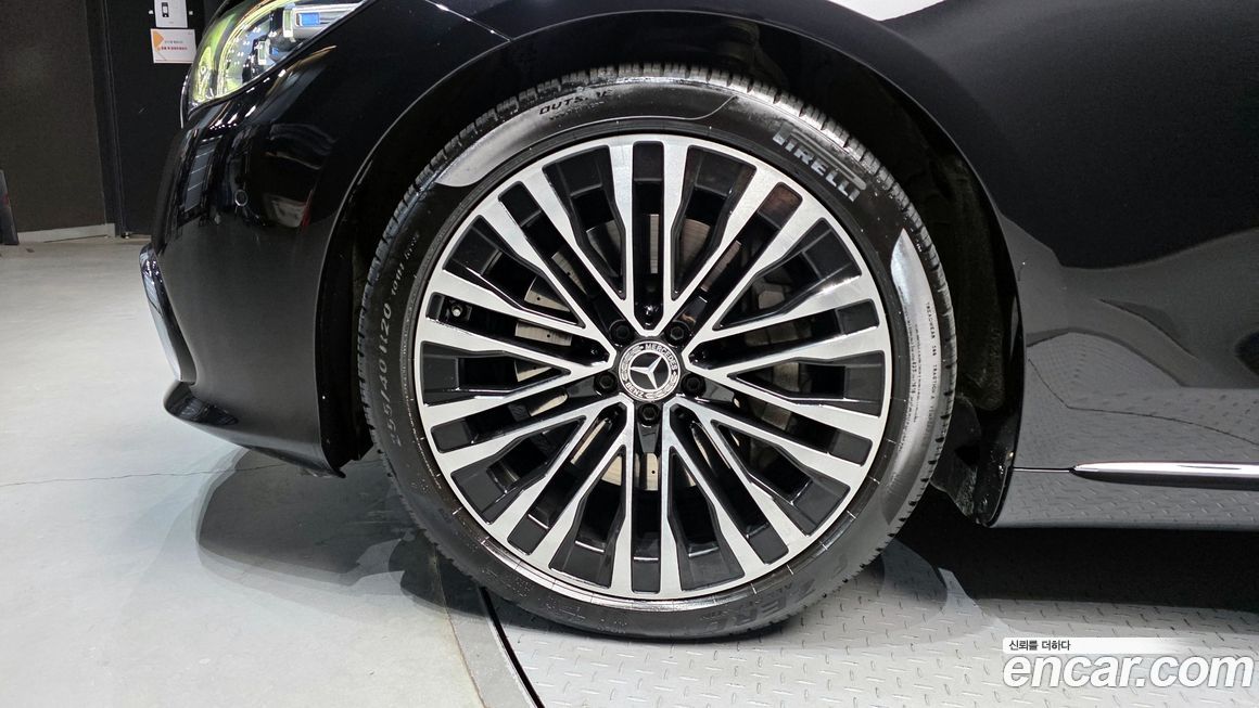 Mercedes-Benz S-Class 2023