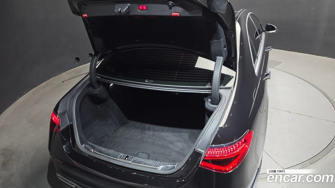 Mercedes-Benz S-Class 2023