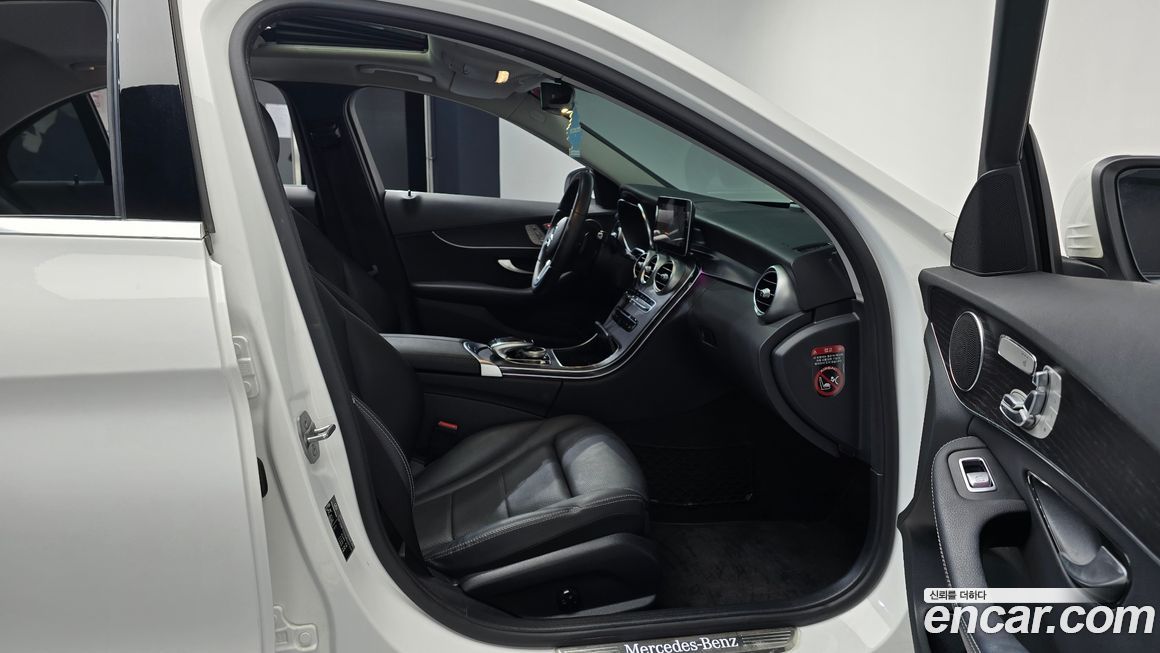 Mercedes-Benz C-Class 2021