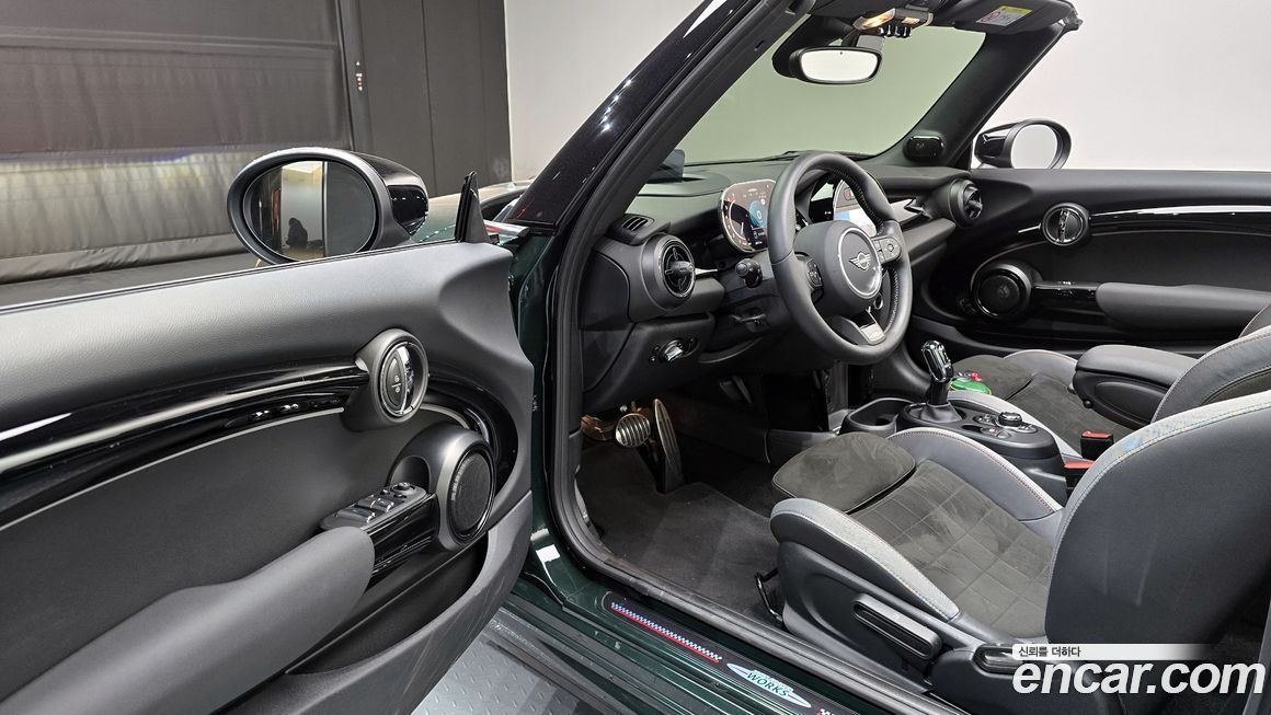 Mini Cooper Convertible 2024