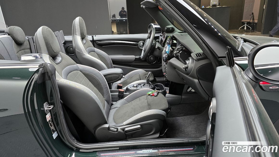 Mini Cooper Convertible 2024