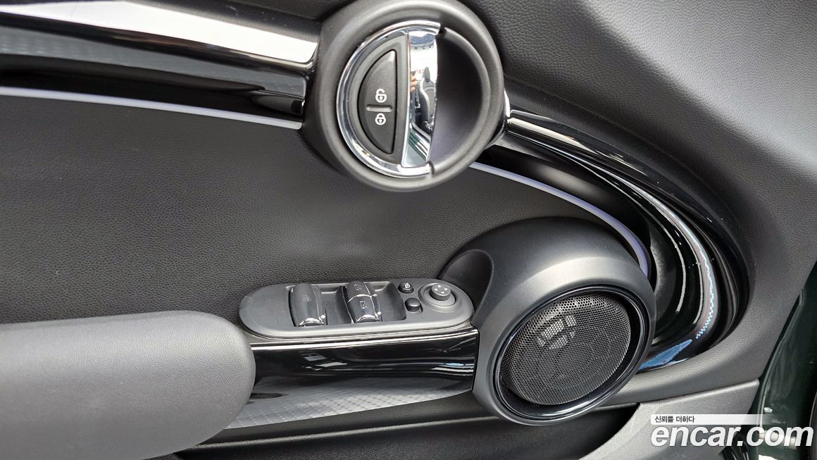 Mini Cooper Convertible 2024