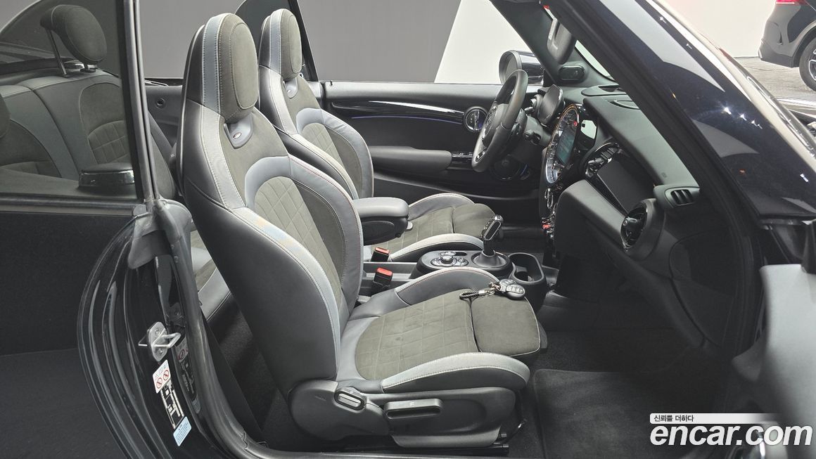 Mini Cooper Convertible 2024