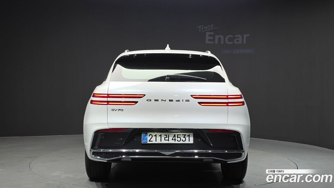 Genesis GV70 2025