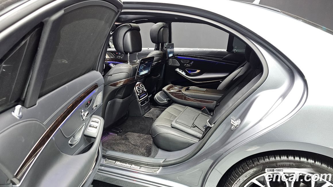 Mercedes-Benz S-Class 2020