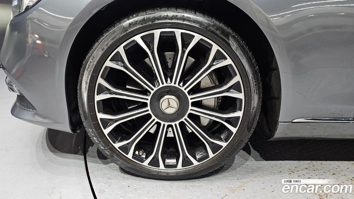 Mercedes-Benz S-Class 2020