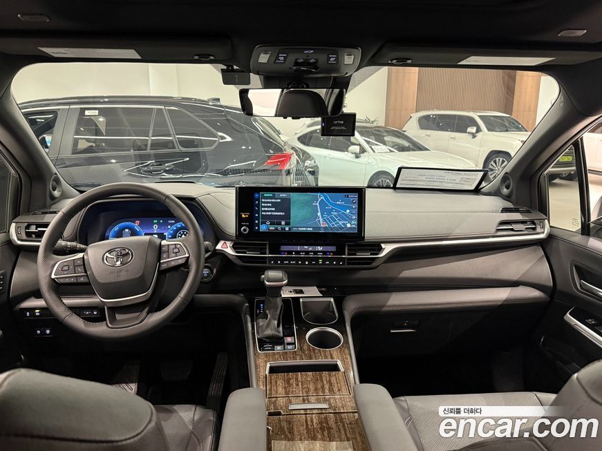 Toyota Sienna 2025
