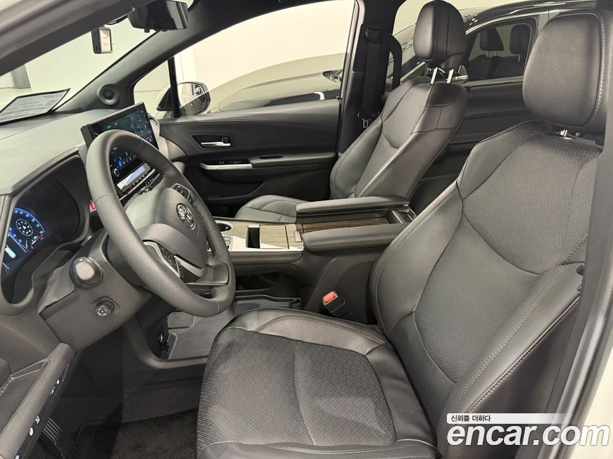 Toyota Sienna 2025