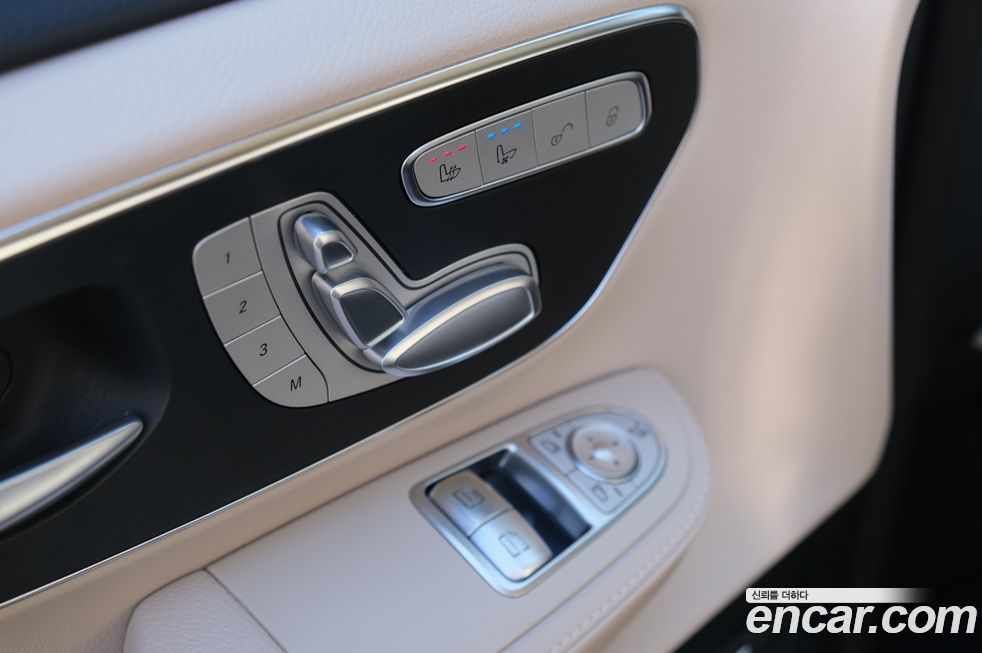 Mercedes-Benz V-Class 2025