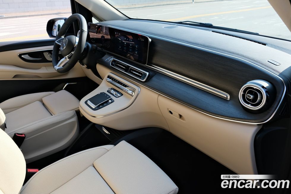 Mercedes-Benz V-Class 2025
