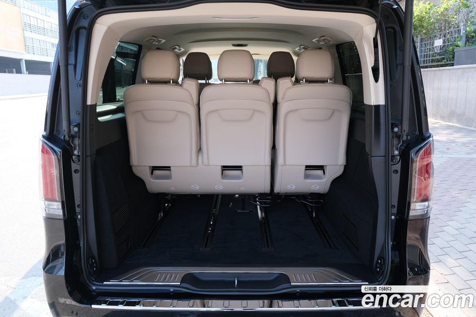 Mercedes-Benz V-Class 2025