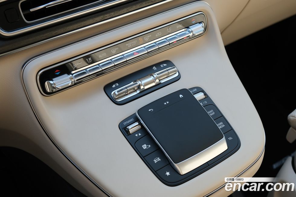 Mercedes-Benz V-Class 2025