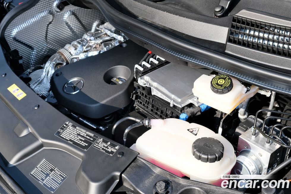 Mercedes-Benz V-Class 2025