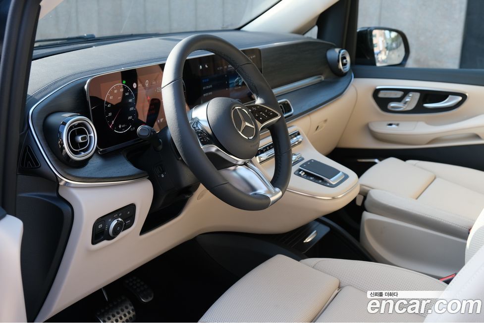 Mercedes-Benz V-Class 2025