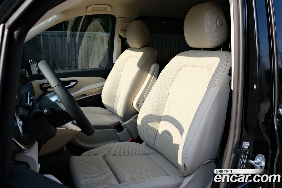 Mercedes-Benz V-Class 2025