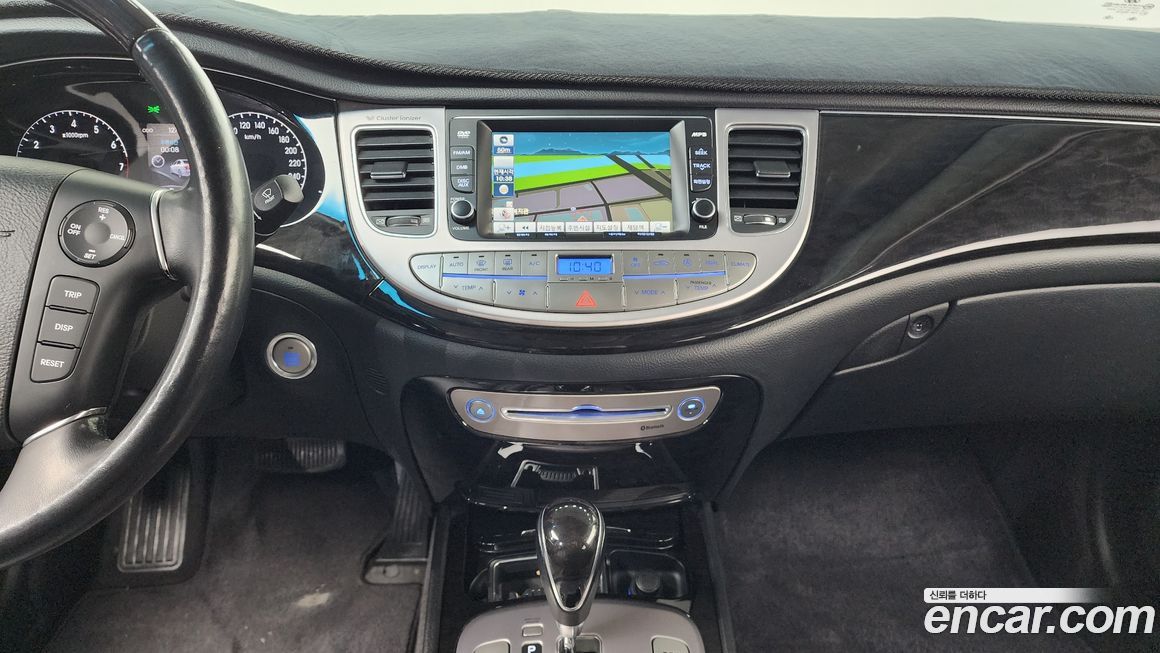 Hyundai Genesis 2012