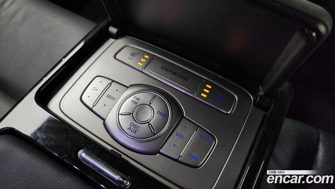 Hyundai Genesis 2012