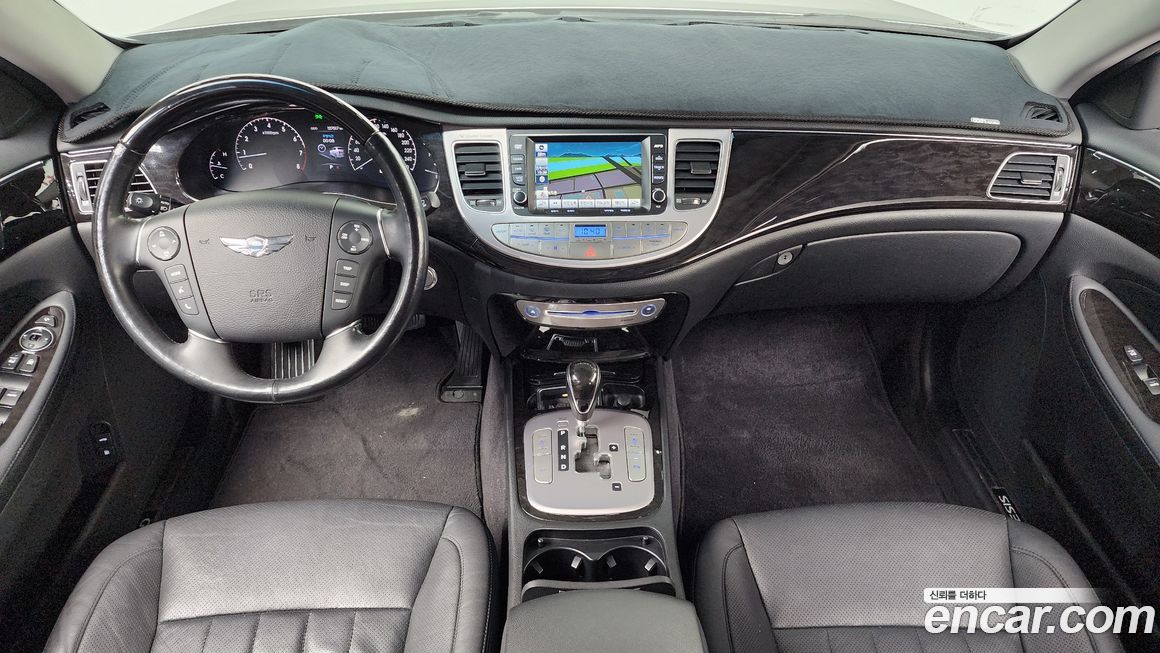 Hyundai Genesis 2012