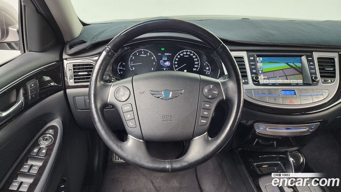 Hyundai Genesis 2012