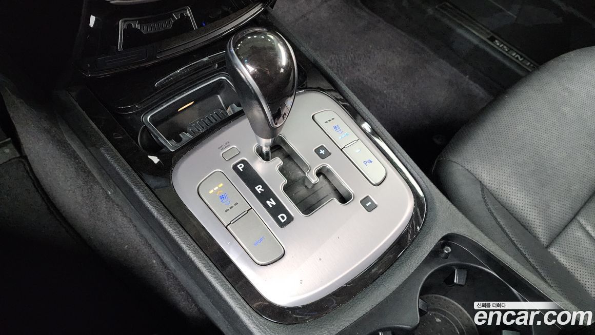 Hyundai Genesis 2012