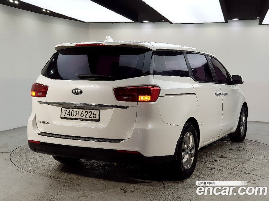 Kia Canival 2019