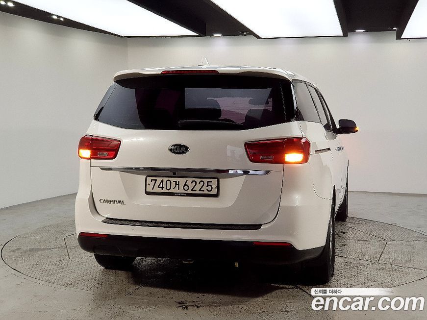 Kia Canival 2019