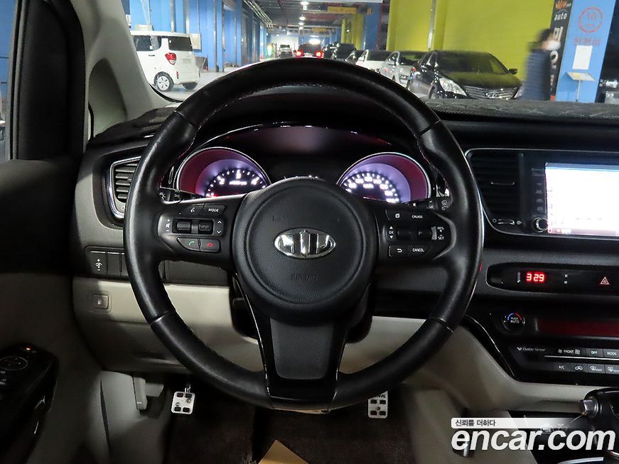 Kia Canival 2015