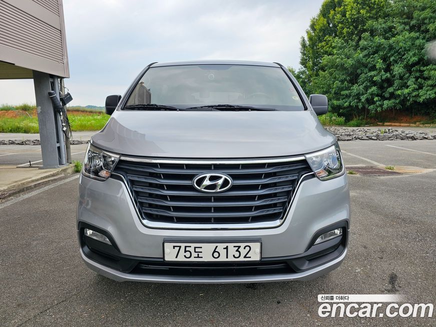 Hyundai Starex 2019