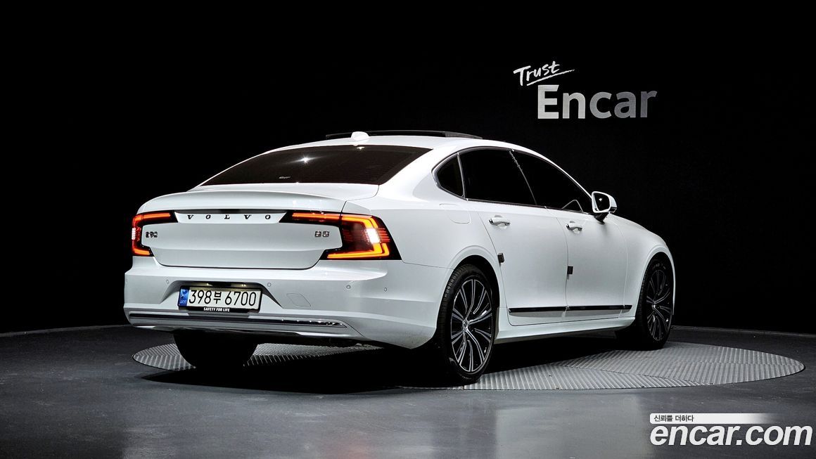 Volvo S90 2023